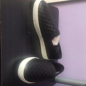 Black somarsh shoes